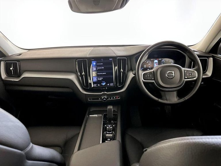 2020 Volvo XC60 2.0 B5 MHEV Momentum Auto Euro 6 (s/s) 5dr Automatic SUV Hybrid Automatic