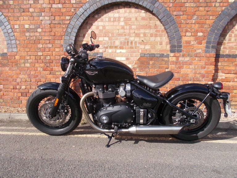 2025 TRIUMPH BONNEVILLE BOBBER