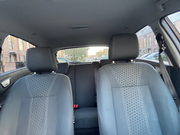 2012 Ford Fiesta 1.4 Titanium 5dr Auto HATCHBACK Petrol Automatic