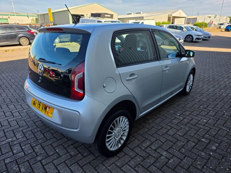 VOLKSWAGEN UP 1.0 High up! 2015