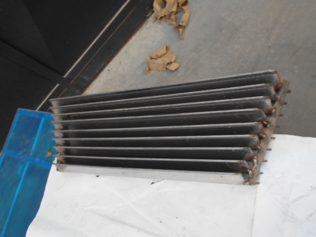 Front grill De Tomaso Deauville