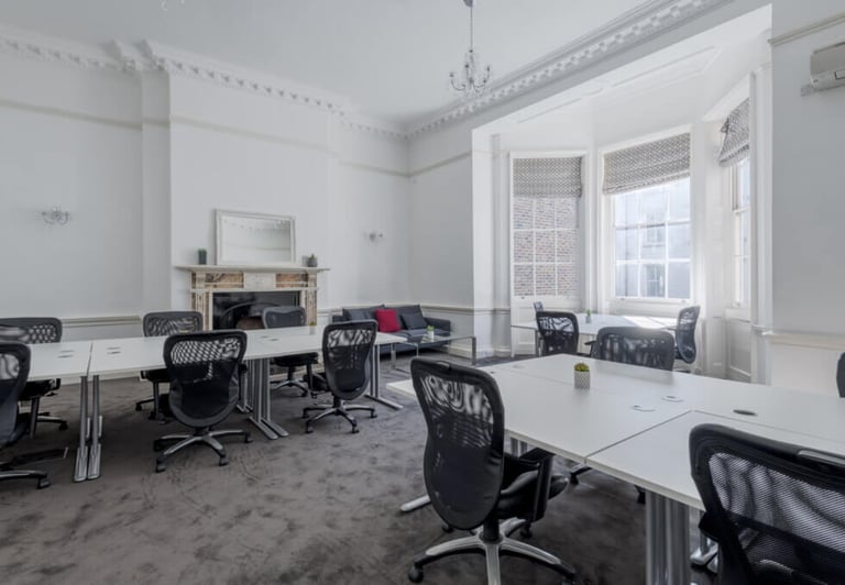 Furnished offices to rent in *Holborn*. Office Spaces for 4 to 50 desks WC1