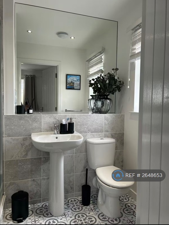 2 bedroom flat in Clydeside Terrace, Renfrew, PA4 (2 bed) (#2648653)