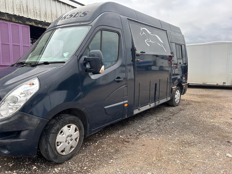 Renault Master 3.5T horse box Van 2012