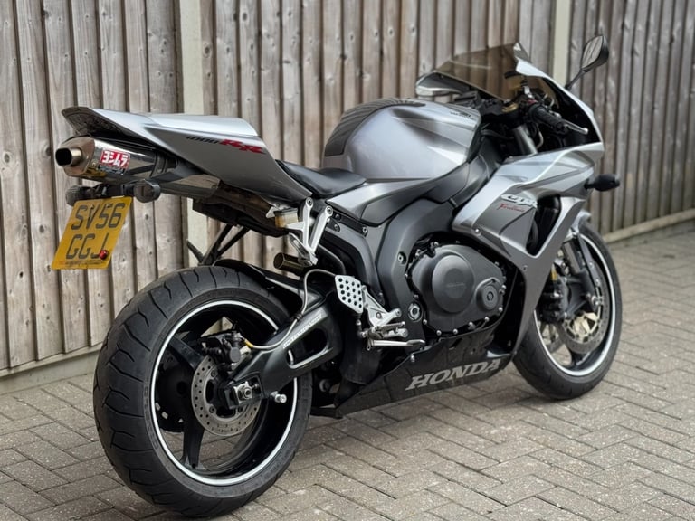 HONDA CBR 1000 RR FIREBLADE 2006 (56) SUPER SPORT + VERY CLEAN EXAMPLE 