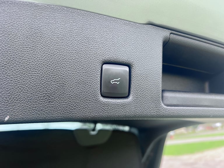 2023 Ford Kuga 2.5 EcoBoost Duratec 14.4kWh ST-Line X SUV 5dr Petrol Plug-in