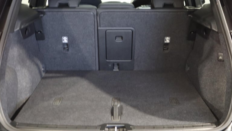 2025 Volvo XC40 B4 (P) Ultra Black Edition (Sunroof, Harman Kardon, 360 Camera) ESTATE Petrol/Ele...