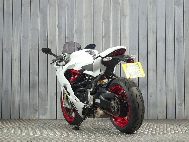2019 19 DUCATI SUPERSPORT S 937 SUPER SPORTS PETROL MANUAL EURO 4 (110 PS)