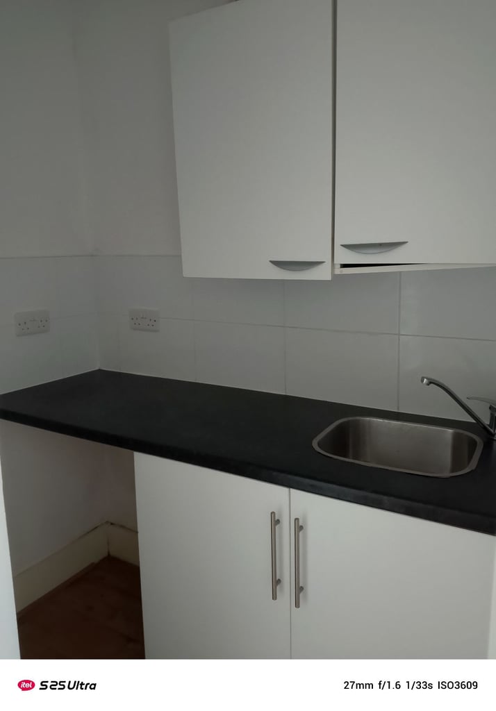 Studio to Rent Smethwick 