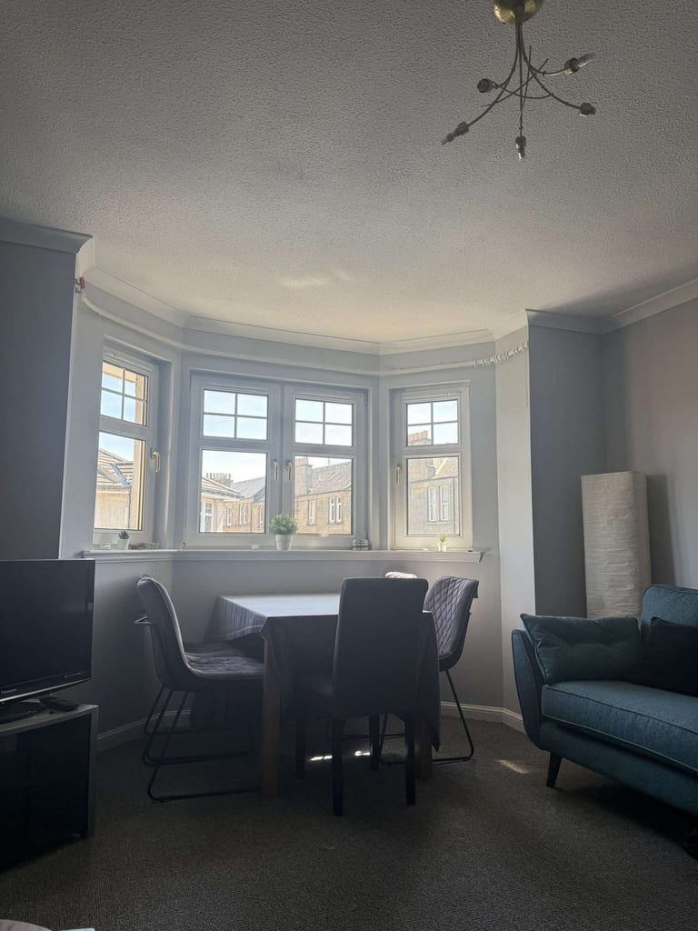 *Urgent* En-suite room available in Edinburgh, Dalry