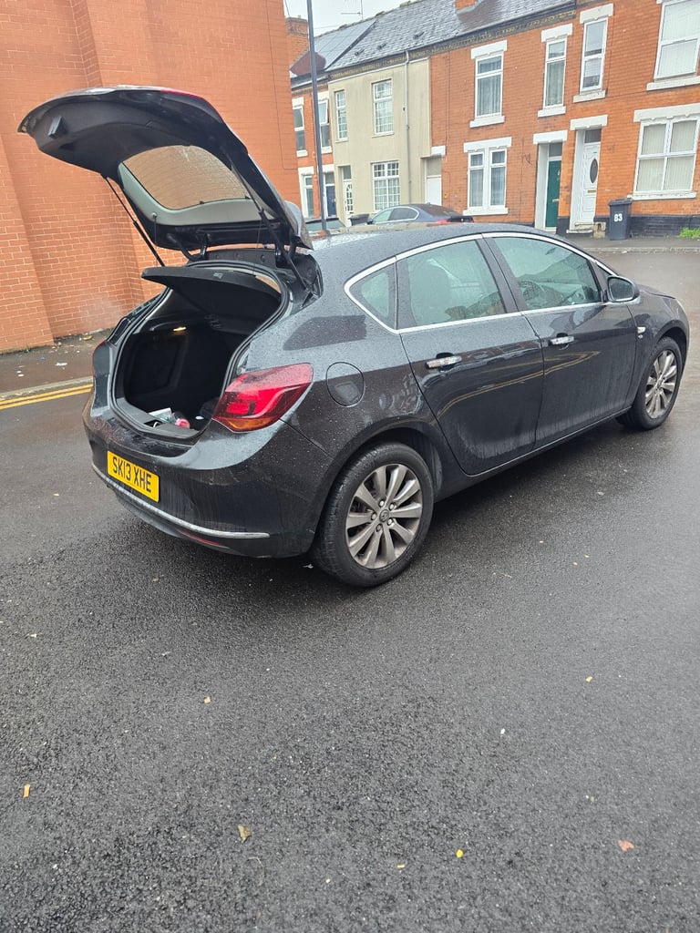 Vauxhall, ASTRA, Hatchback, 2013, Manual, 1956 (cc), 5 doors