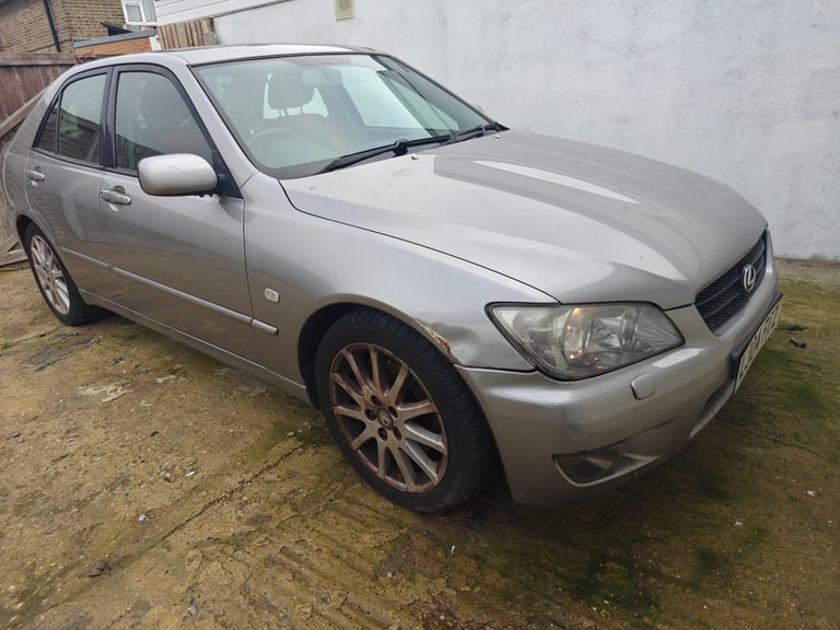 Lexus IS 200 LE Auto 2004 