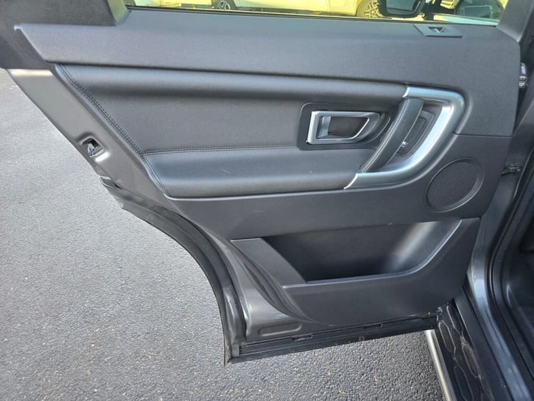 2016 Land Rover Discovery Sport 2.0 TD4 HSE SUV 5dr Diesel Auto 4WD Euro 6 (s/s) (180 ps) ESTATE ...