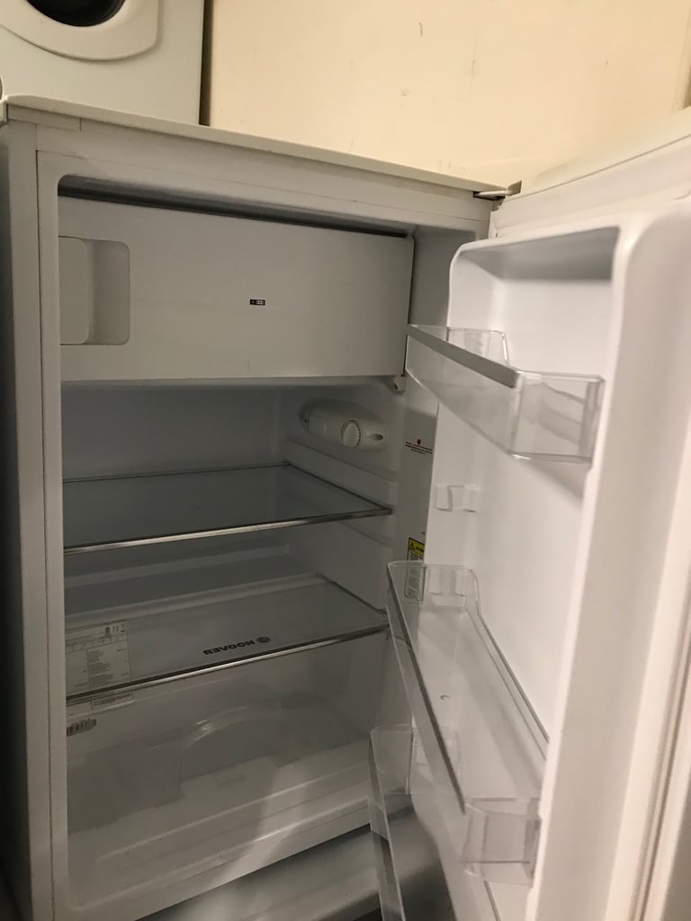 HOOVER FRIDGE WITH FREEZER IN EXCELLENT CONDITION ONLY £75