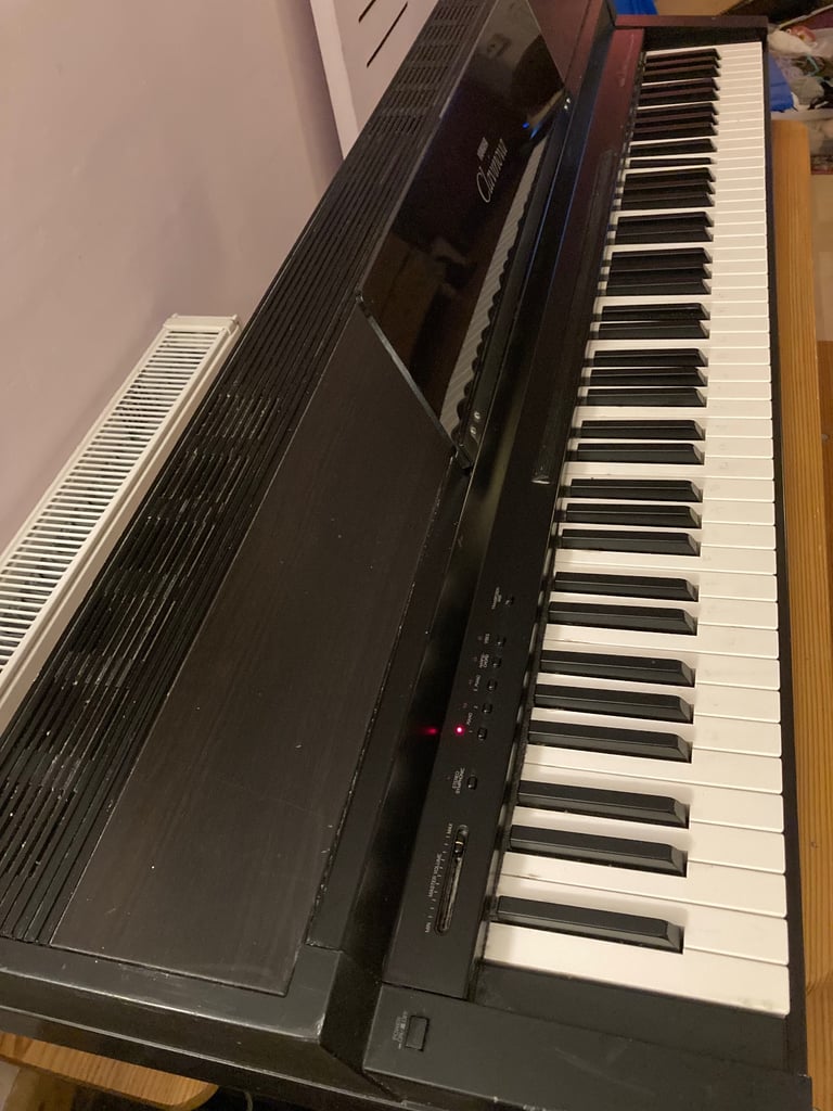 Yamaha Clavinova CLP 300 