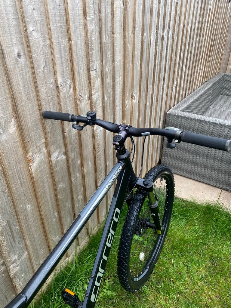Carrera Vengeance - 22 Inch Frame - Mint Condition
