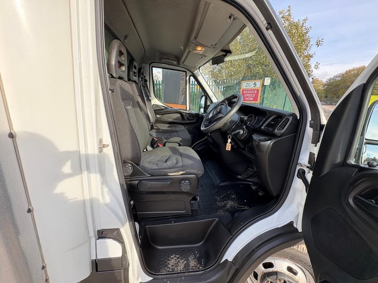 2021 Iveco Daily 3.0 35-160 euro6 twin rear wheel manual 15ft Luton box van