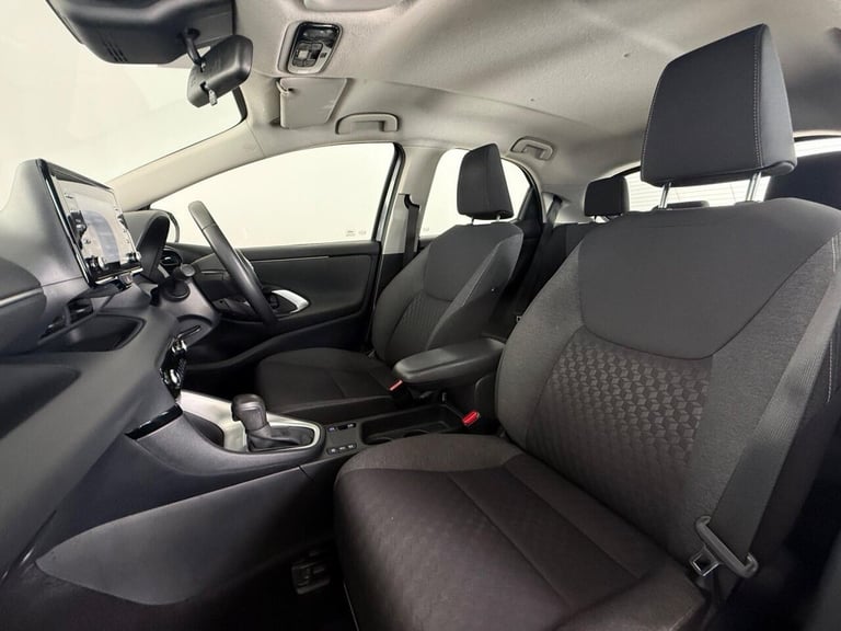 2022 Toyota Yaris 1.5 VVT-h Icon E-CVT Euro 6 (s/s) 5dr Hatchback PETROL/ELECTRIC Automatic