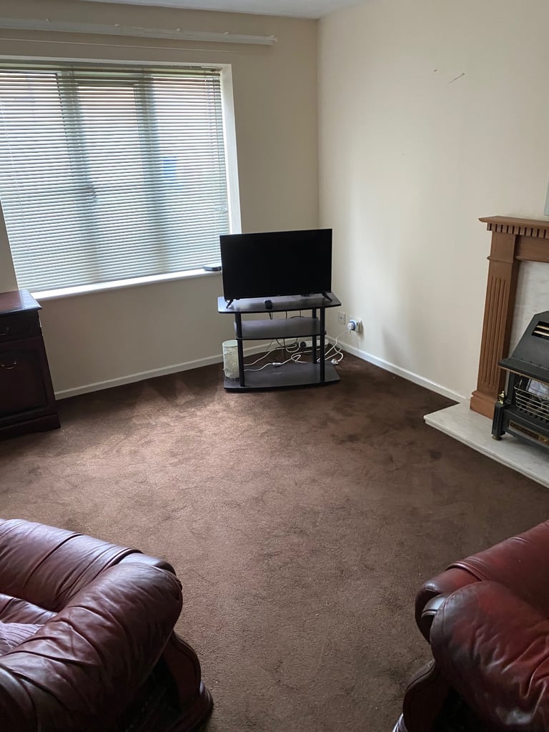 Two bed Semi Quiet Cul de Sac Close to Ashburys Train Station Off Textile Street Manchester 12 