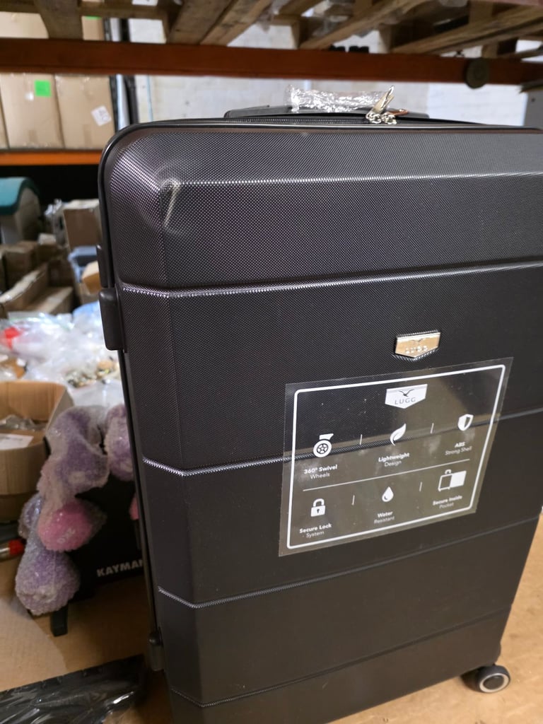 A new ( seconds ) black 3 pcs hard shell Suitcase set in 28inch 24inch 