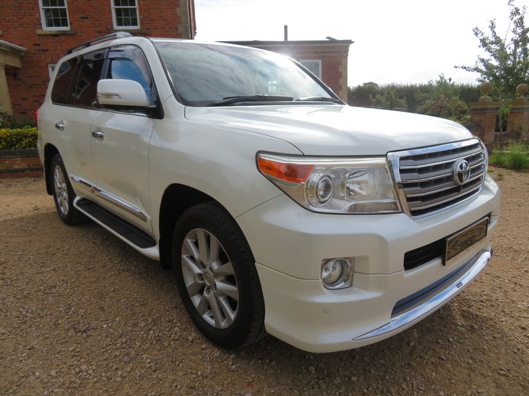 image for 2014 Toyota Landcruiser ZX 4.6 V8 Petrol 8 Seater 4x4 Petrol Automatic