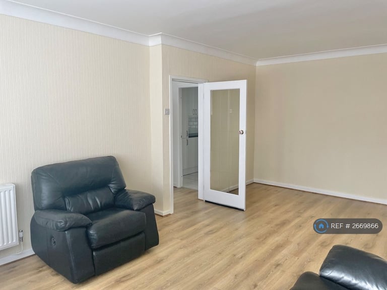 3 bedroom house in Elford Grove, Manchester, M18 (3 bed) (#2669866)
