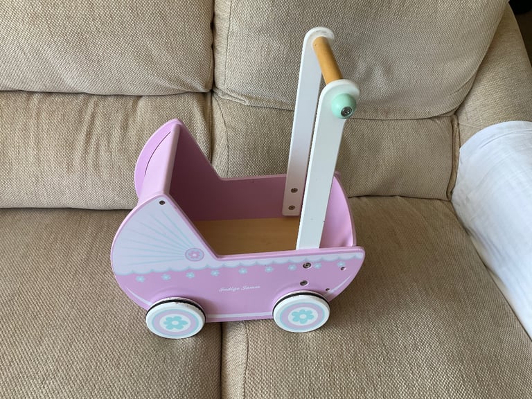 Gumtree dolls pram deals