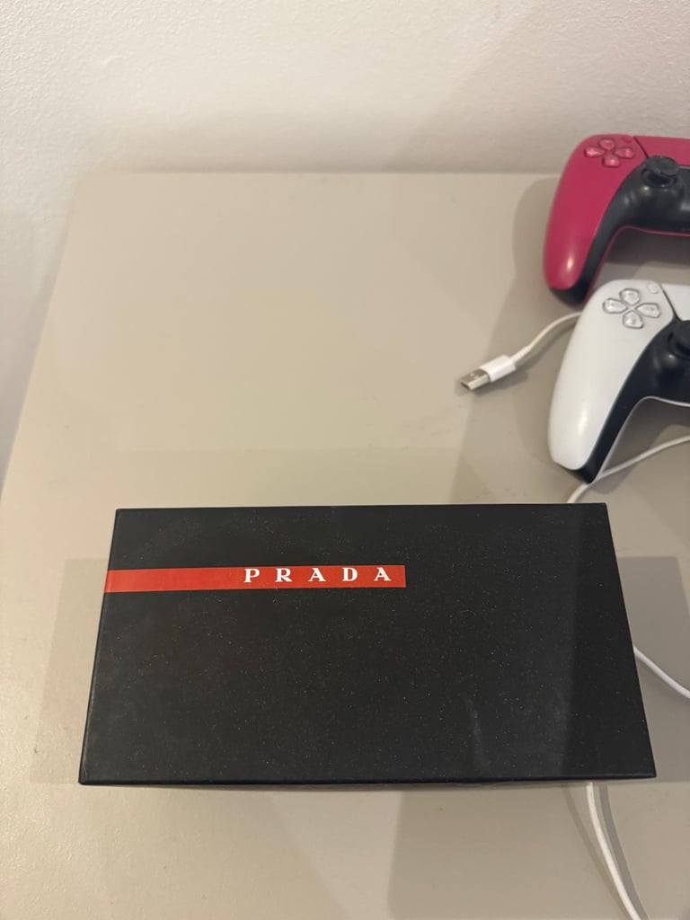 Prada sun glasses 
