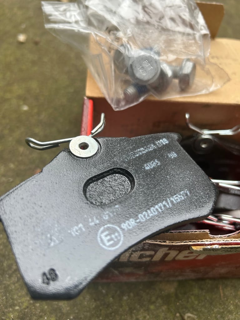 Eicher brake pads x 4