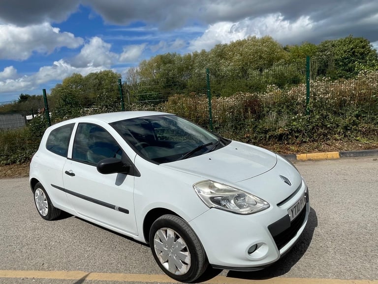RENAULT CLIO 1.2 EXTREME PETROL 10 REG TIMING BELT REPLACED MOT APRIL 18TH 2026 LOW INSURANCE 48+MPG