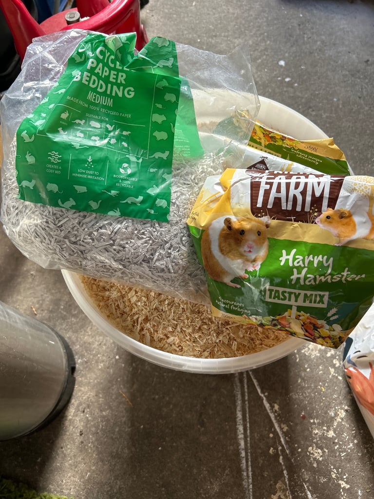 Hamster food, sawdust and bedding