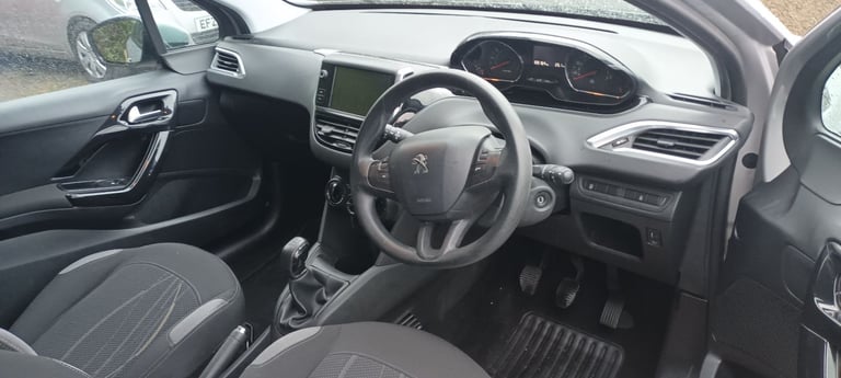 Peugeot, 208, Hatchback, 2015, Manual, 1199 (cc), 3 doors