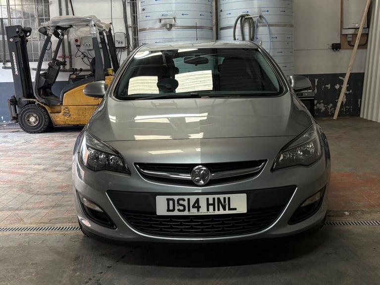 2014 Vauxhall Astra 1.4 16v Design Euro 5 5dr HATCHBACK Petrol Manual
