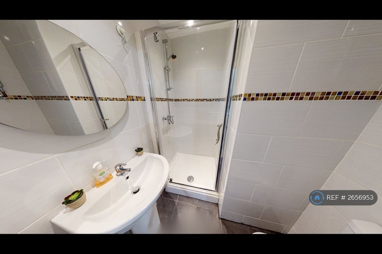 7 bedroom house in Charter Avenue, Coventry, CV4 (7 bed) (#2656953)