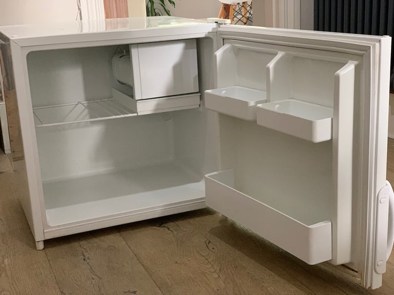 ZANUSSI small fridge freezer