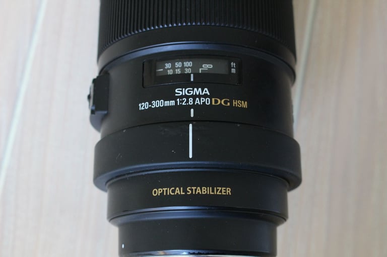 Sigma 120-300mm 2.8 EX DG OS APO HSM - Canon EF-Mount