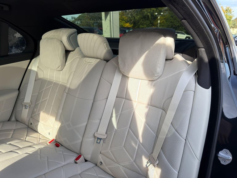2025 BMW 7 Series 3.0 750e 22.1kWh Excellence Saloon 4dr Petrol Plug-in Hybrid Auto xDrive Eu SAL...