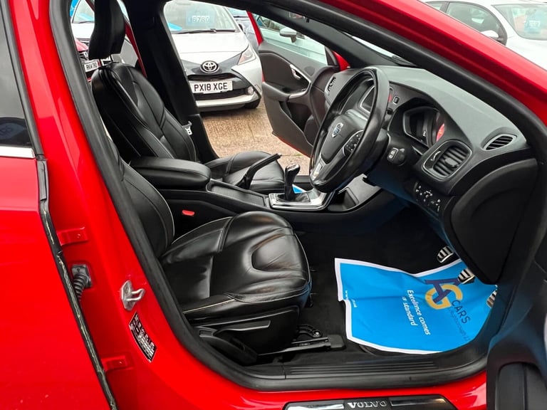 2015 Volvo V40 2.0 D4 R-Design Nav Hatchback 5dr Diesel Manual Euro 6 (s/s) (190 ps) HATCHBACK Di...