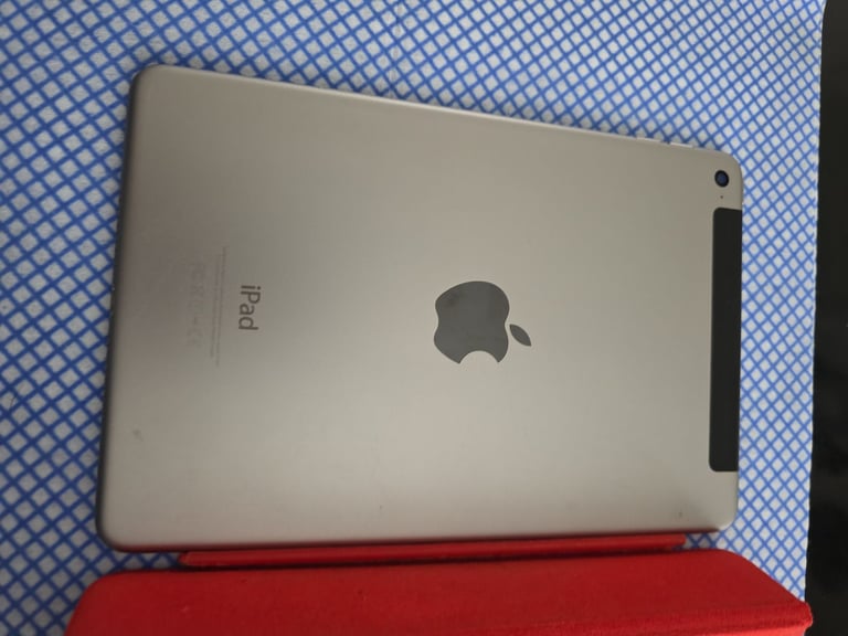 Apple ipad mini4. 128GB wifi plus cellular 