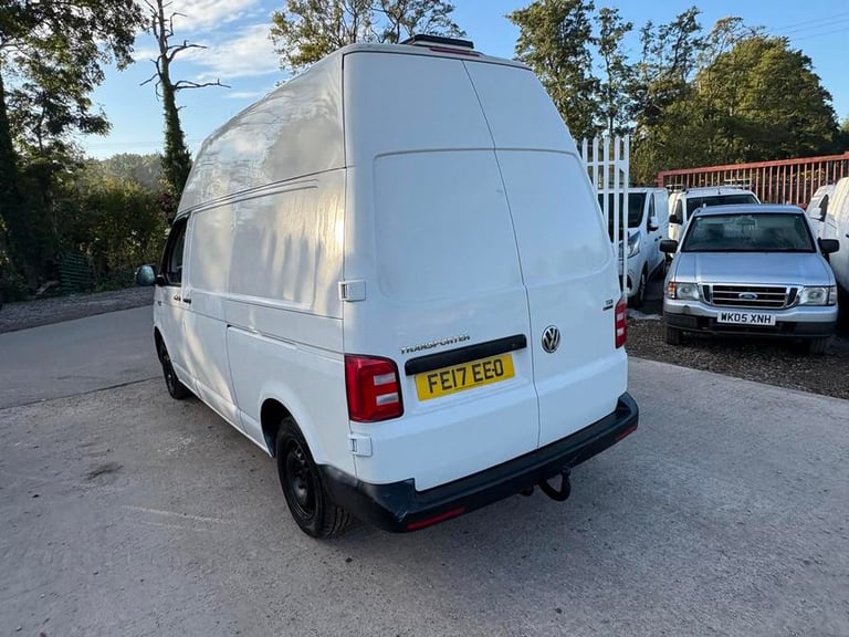 2017 Volkswagen Transporter Transporter T32 Startline TDI BlueMotion Technology 4Motion Camper DI...