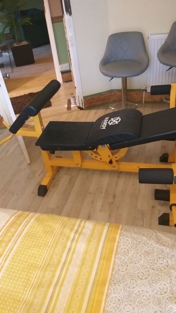 Multigym, solid frame, excellent with accessories 