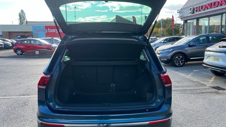 2022 Volkswagen Tiguan 2.0 TDI Life 5dr DSG Diesel Estate Estate Diesel Automatic