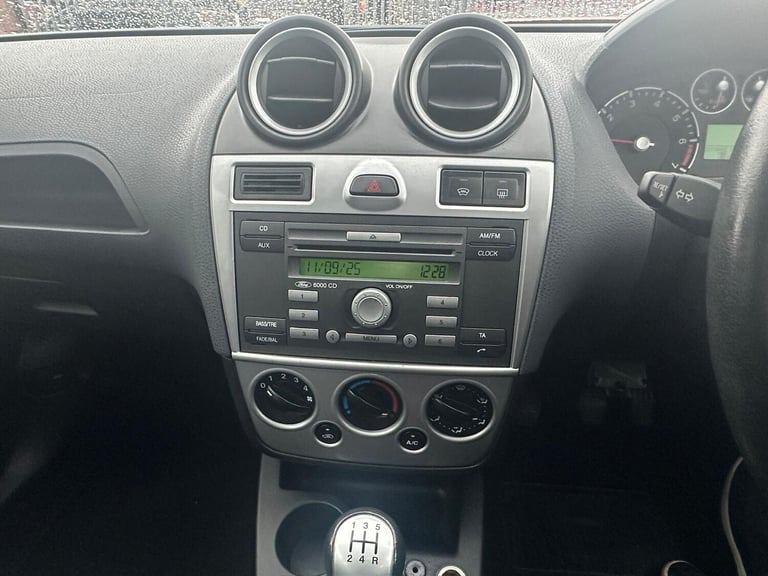 Ford Fiesta 1.4 Zetec Climate 5dr Petrol Manual - Image 15