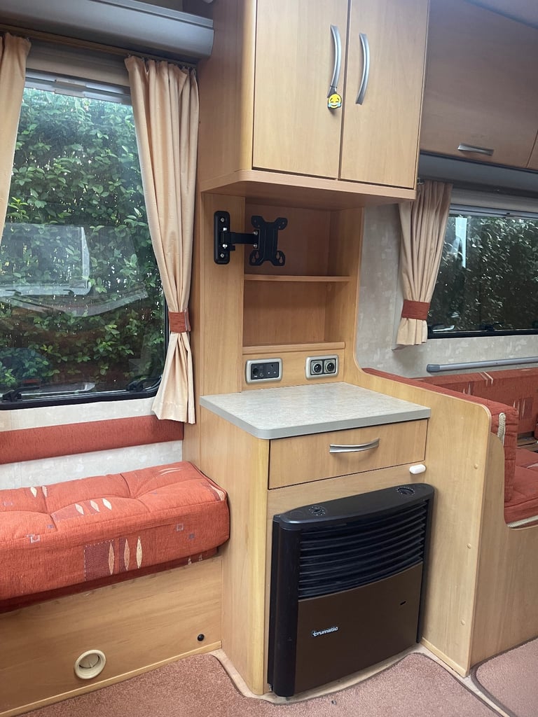 Swift Charisma 2005 4 berth 