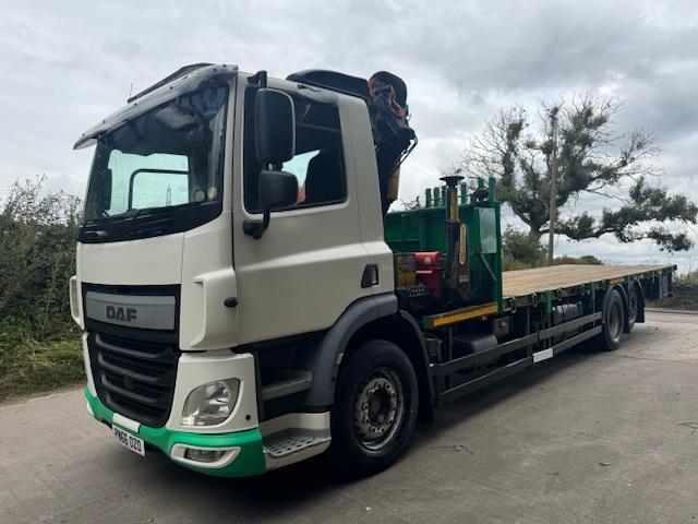 2016 66 DAF CF 290 E6 6x2 28ft3 flat Palfinger PK18002 remote crane
