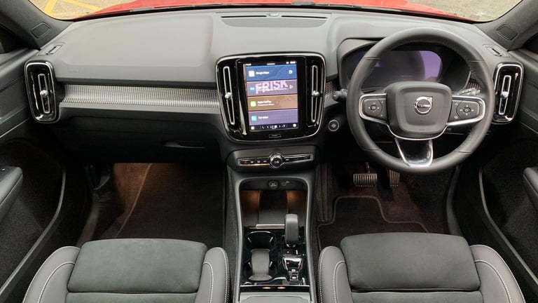 2024 Volvo XC40 2.0 B4 MHEV Plus SUV 5dr Petrol Hybrid DCT Auto Euro 6 (s/s) (197 ps) ESTATE Petr...