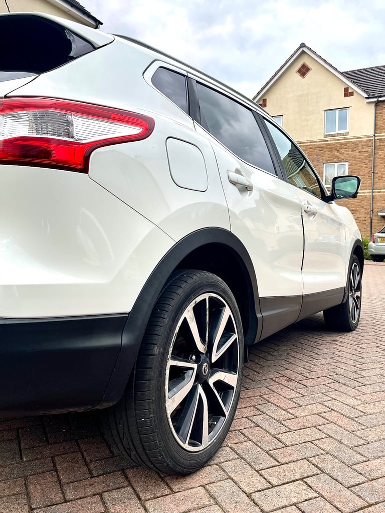 2014 NISSAN QASHQAI TEKNA 1.5 DCI START/STOP DIESEL WHITE SUV J11