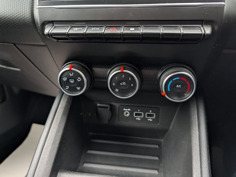 2021 Renault Clio 1.0 TCe Iconic Hatchback 5dr Petrol Manual Euro 6 (s/s) (100 ps) Hatchback Petr...