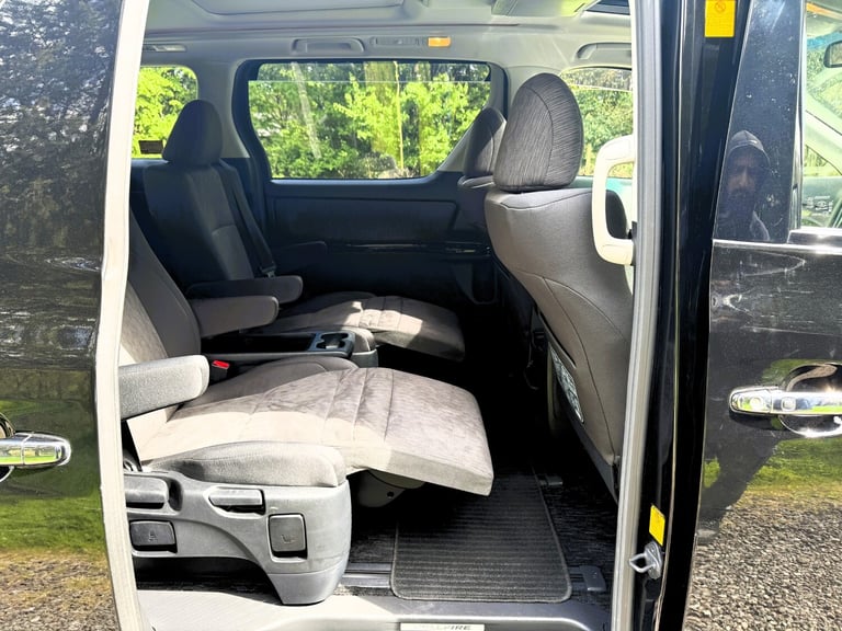 FRESH IMPORT 2014 TOYOTA VELLFIRE 2.4 PETROL/ELECTRIC HYBRID ULEZ COMPLIANT