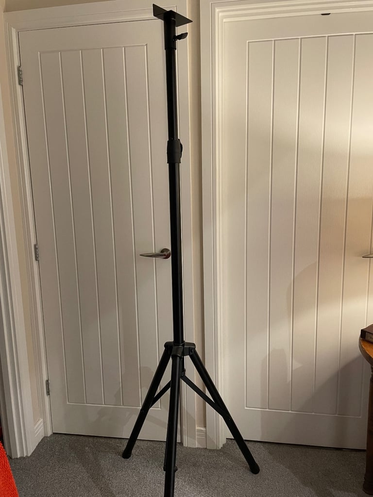 Winmau Dartboard Stand 